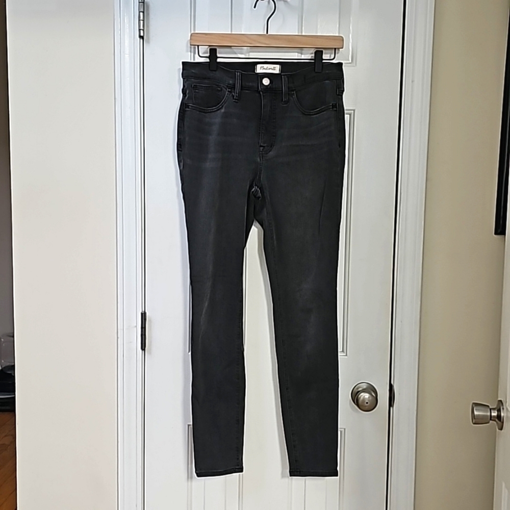 Madewell 9" Mid-Rise Roadtripper Supersoft Jeans in Ashmont Wash